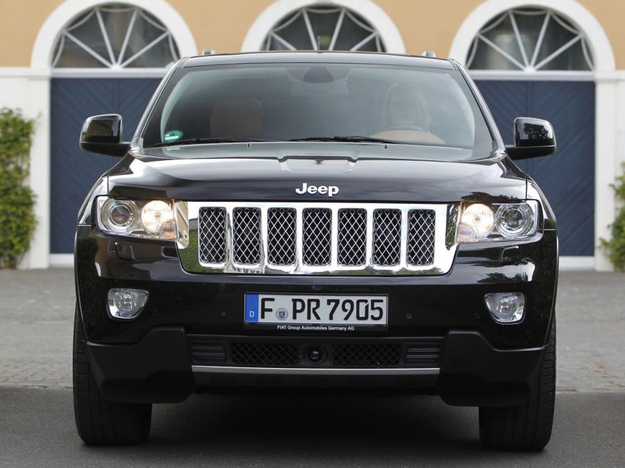  Jeep Grand Cherokee Overland Summit 2011 года  (EU) (фото 11 из 12)